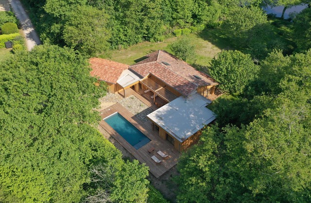 Magnifique Maison Dans le Cadre Unique de la Réserve Naturelle de L'étang Noir