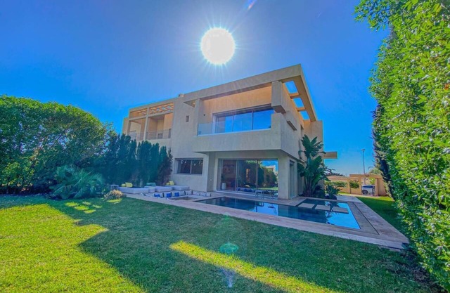 Magnifique villa situé dans le Golf d'Argan - Proche centre ville