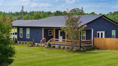 Magnolia Place minutes from Lake Charles!