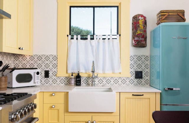 Magnolia residence, located downtown between the Union Hotel & Bells restaurant.