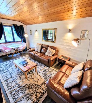 Magpie 5 Hot Tub HuntersMoon-Warminster-Bath-Wiltshire