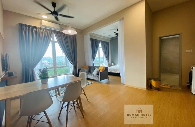 Mahkota Valley (Rumah Hotel)