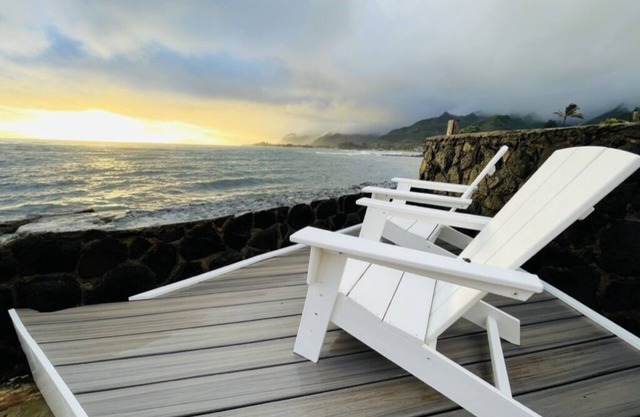 Mai Tide: New N Shore Oceanfront Studio, AC, 30 Day