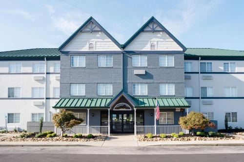 Mainstay Suites Knoxville Airport 