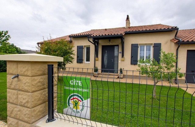 "Maison au calme avec équipements familiaux et activités proches au Bugue, Périgord Noir"