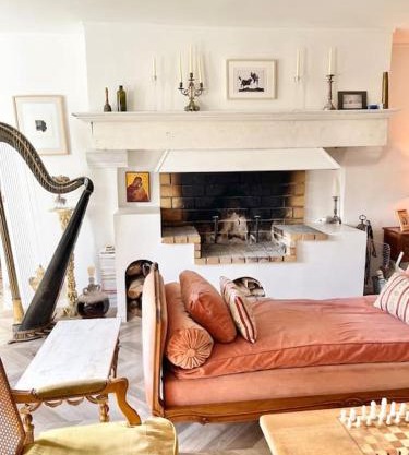 Maison bucolique champs de blé