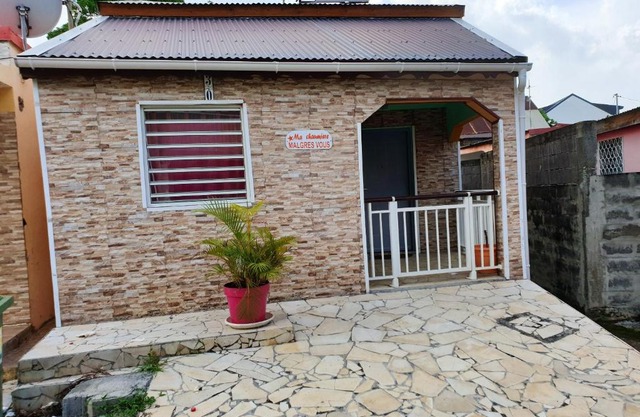 Maison de charme à Pointe Noire avec terrasse et parking