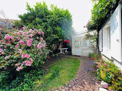 Maison de vacances familiale au centre de Fouras avec jardin clos - FR-1-709-100