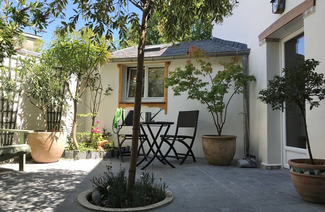 Maison de Ville Avec Petite Cour Abritée. Animaux de Compagnie Acceptés !