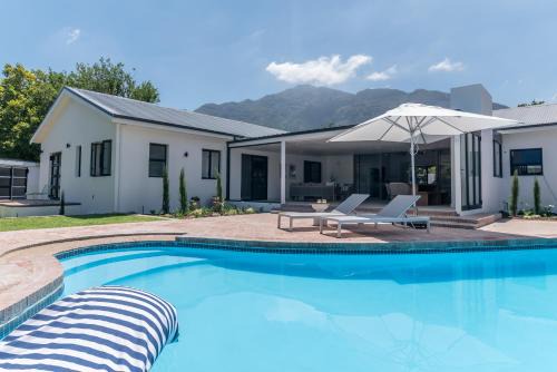 Maison la Bruyere, 4 bedroom villa - pool, airco & hottub