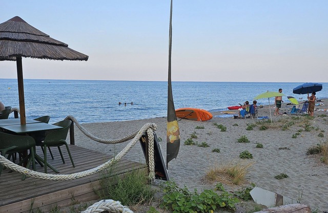 Hotel The Sea 