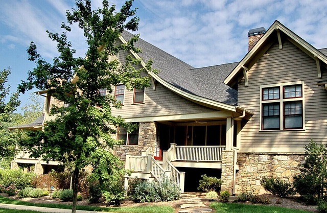 Maison Reve I 3 BD 2 BA Home in Quaint Cheshire Village