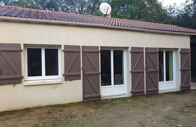 Maison Située en Forêt, à 1,5 km de la Mer. La Tranquillité est Assurée