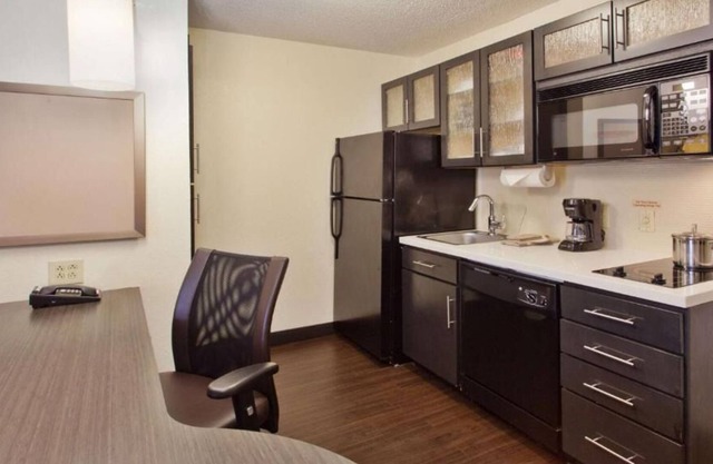 Making The Best Memories Along The Way! 2 Spacious units to enjoy with Kitchen!