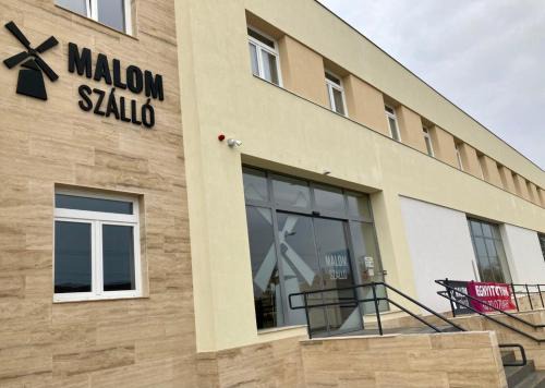 Malom Munkásszálló