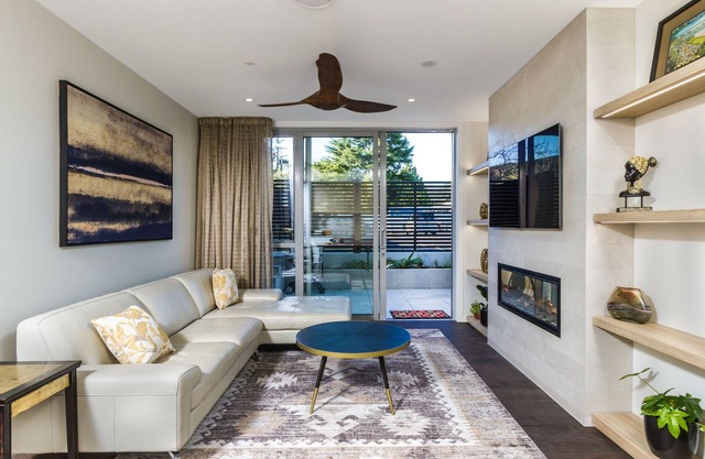 Malthouse Lane City Apartment - Central Nelson Comfort with Stylish Design
