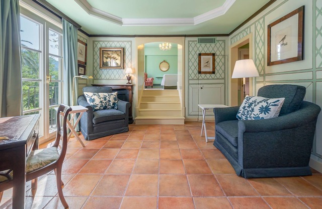 Malvasía- Life in middle of a vineyard, with a 600 Mb WIFI. Made for Nomads.