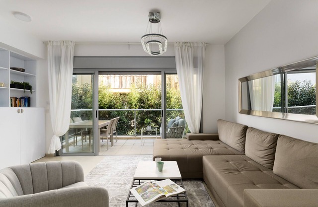 MAMAD Quiet Hideaway & Terrace near Beach by FeelHome