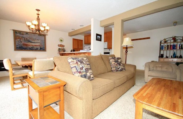Mammoth Ski & Racquet Club 1