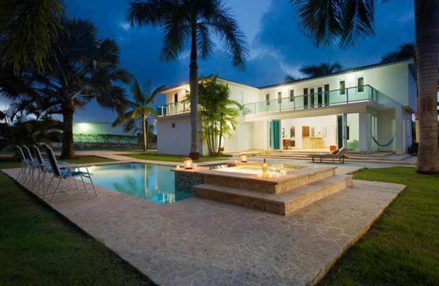 Manati World Point Inn