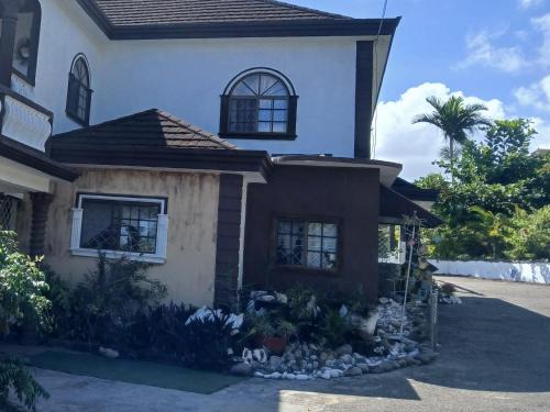 Mandeville Hideaway