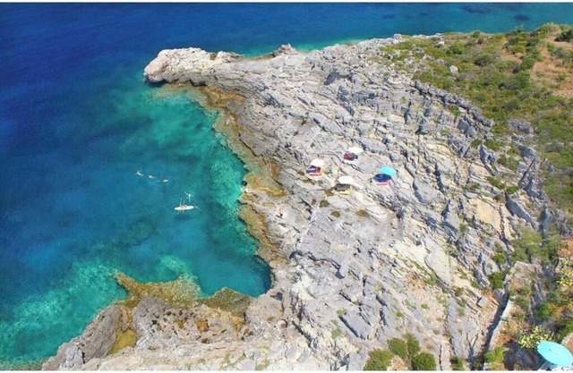 Mani Two-Bedroom Apartment with Sea View