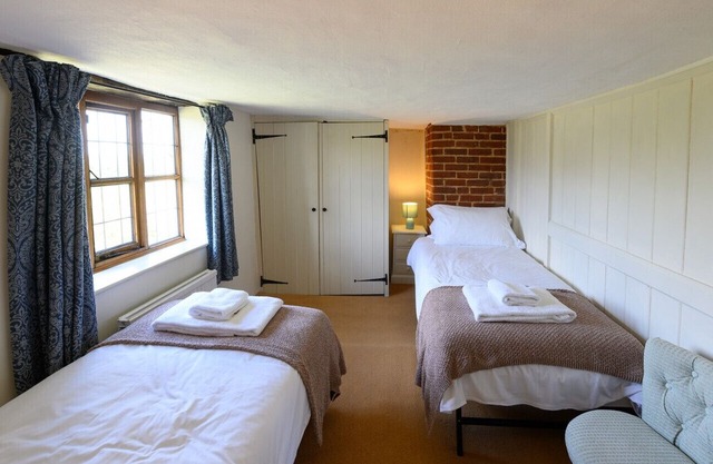 Manor Farm House - Four Bedroom House, Sleeps 7