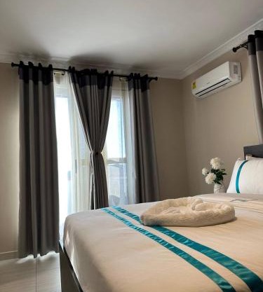 Mansah Plus Hotel and Apartments