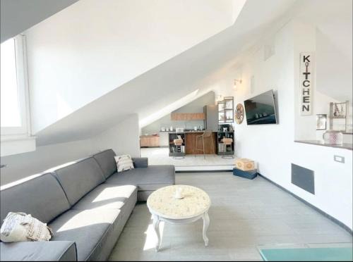 Mansarda Vista Mare a Zinola