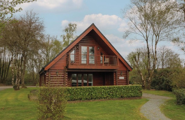 MAPLE, pet friendly, luxury holiday cottage, with a garden in Dolton