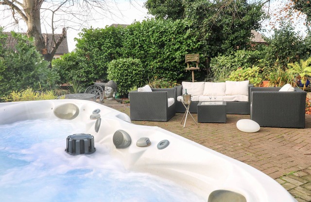 MAPLES ANNEX, pet friendly, with pool in Heanor