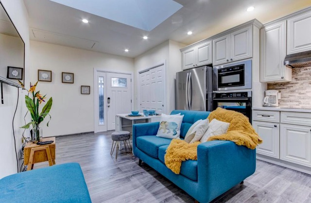 Marbella Lane - Bright and Cozy Home near SFO
