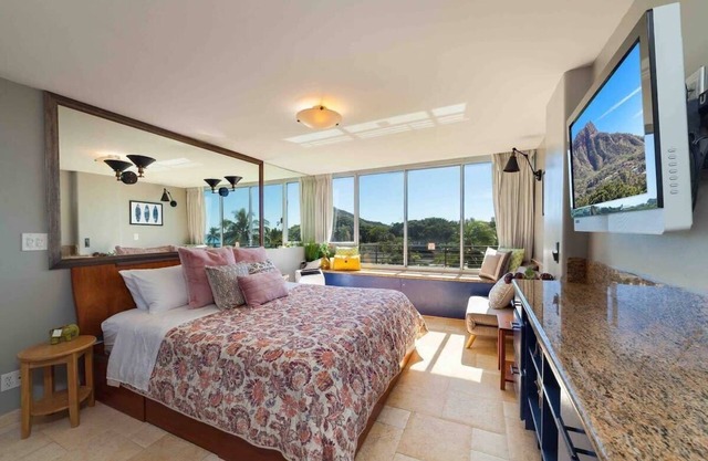 @ Marbella Lane - Waikiki Studio | Beach 15 Steps