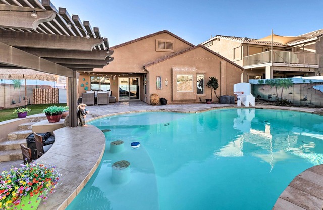 Maricopa Home w/Swim-Up Bar, Heated Pool & Slide