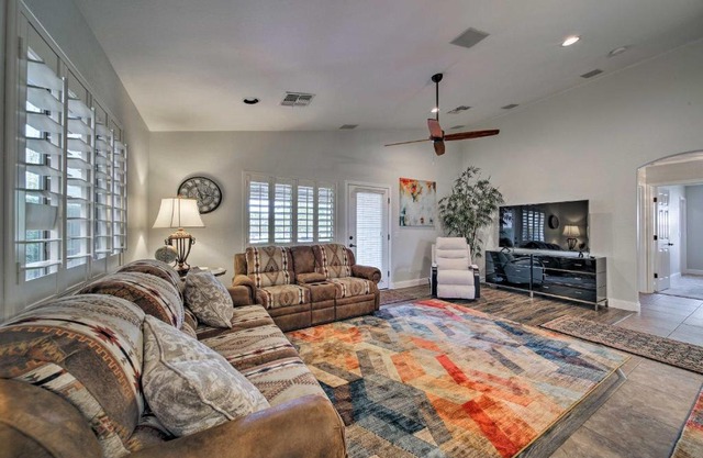 Maricopa Retreat with Private Patio and Community Pool