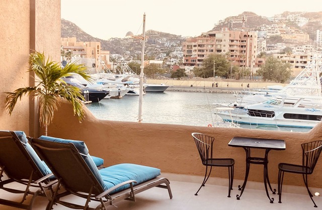 Marina Cabo Plaza - Studios on the waterfront in Cabo San Lucas