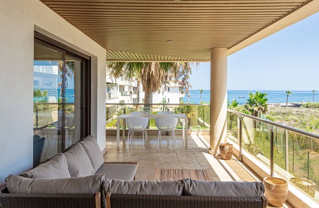 Marina Del Castillo 2076