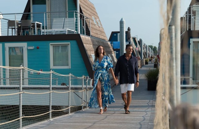 Marina houseboat 2 pax