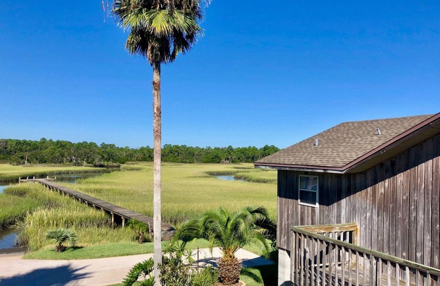 Marsh Views Surround, Water Activities Abound at Cozy Home 10 mins from St. Aug
