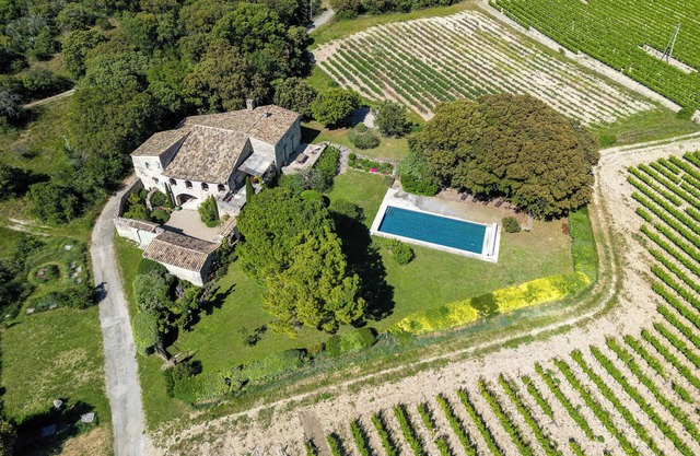 Mas with character, nature and elegance, exceptional view