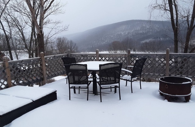 MAXWELL'S MOUNTAIN UPPER CABIN. AMAZING VIEWS!WINECOUNTRY! HOT TUB ON DECK!