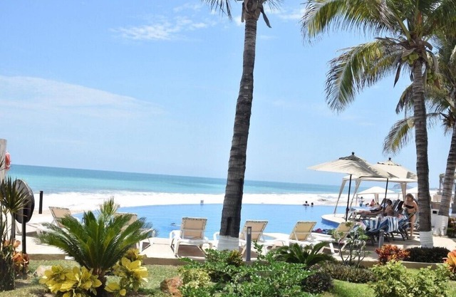 Mazatlan Vibrant Junior Suite w 5-minute Walk to Cerritos Beach