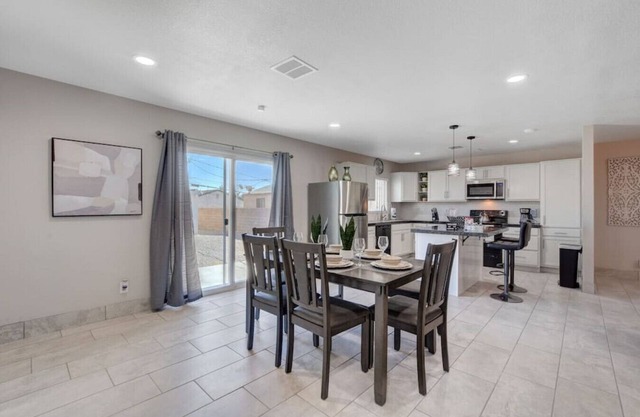 McCarran · Lovely and Spacious 3 Bedroom Home!?