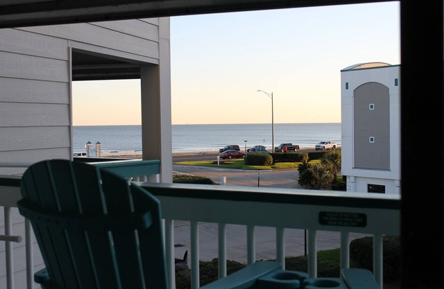 “Me Time-We Time” Clear Ocean View, Stylish Updates, Pools/Wifi/Location!