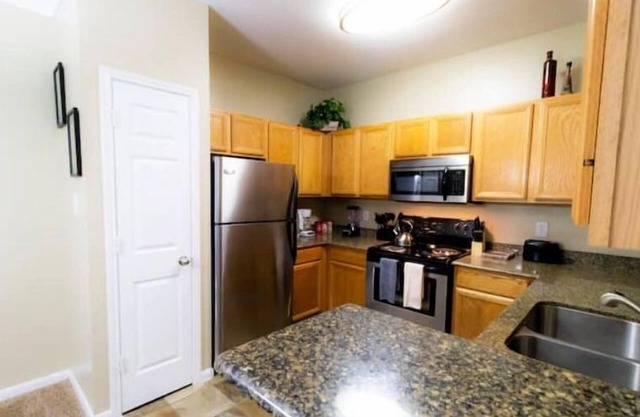 Med Ctr. Perfect for a Large Group. 4/bed, 4/bath.