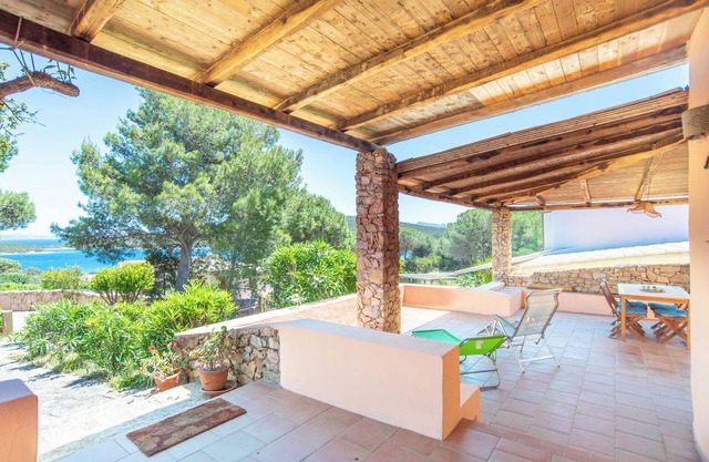 Mediterranean Cottage with Garden, Terrace and Sea View; Parking Available, Pets Allowed