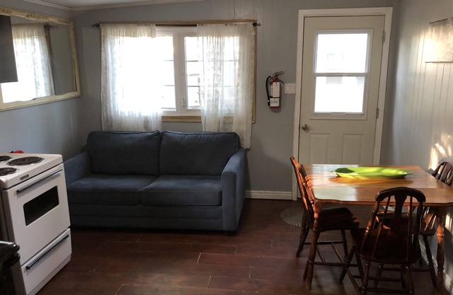 Medium Cottage, 2 min Walk to Beach, BCC #3