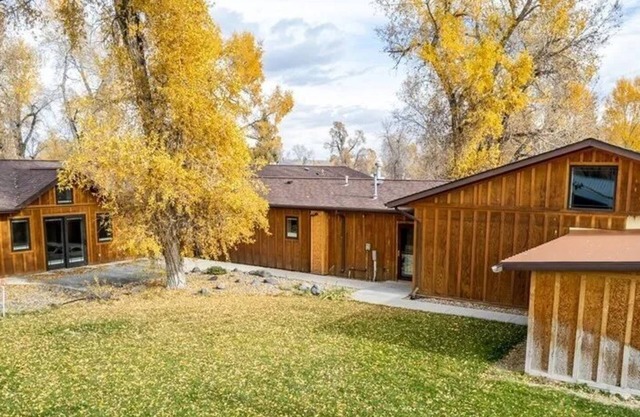 Meeteetse Retreat 4 bed 2.5 bath