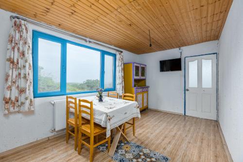 Melaanian Vintage - Guest House, Ecotourism Complex