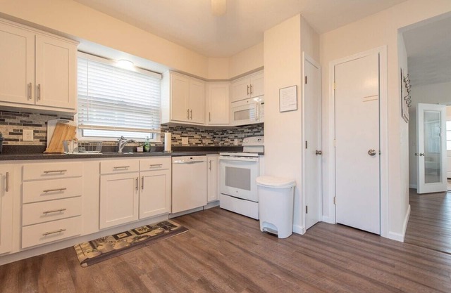 Meticulous Scarborough Beach Home!